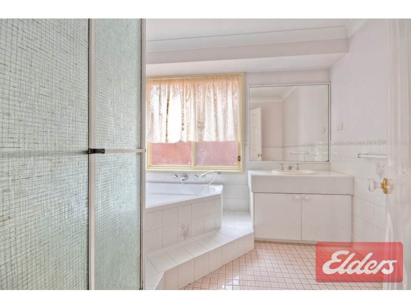 27 Fox Hills Crescent, Prospect NSW 2148