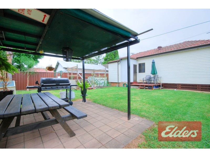 23 Station Road, Toongabbie NSW 2146