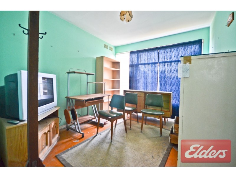 27 Oramzi Road, Girraween NSW 2145