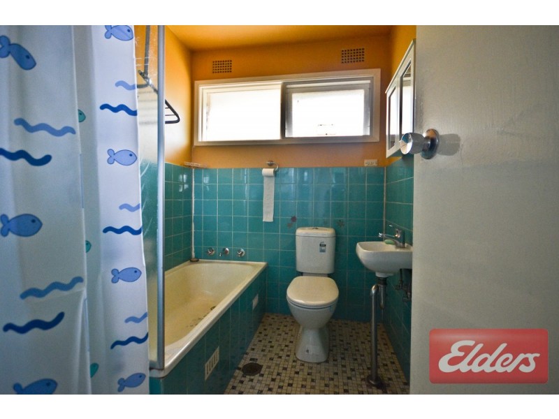 27 Oramzi Road, Girraween NSW 2145