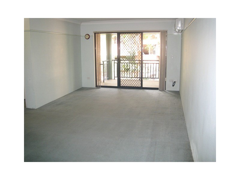 4/245 Targo Road, Toongabbie NSW 2146