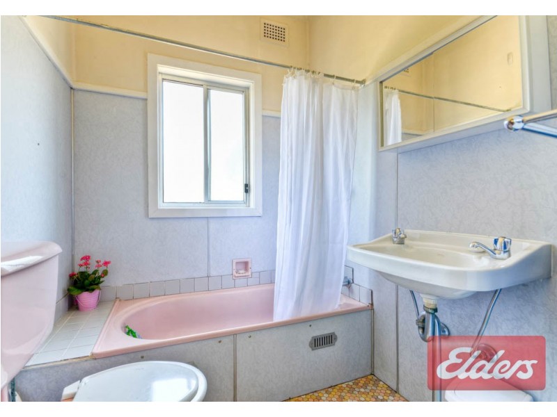 6 Preston Road, Old Toongabbie NSW 2146