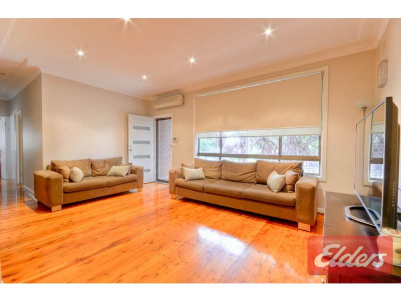 33 Favell Street, Toongabbie NSW 2146