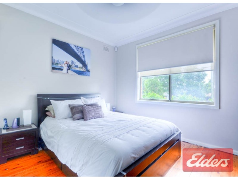 33 Favell Street, Toongabbie NSW 2146