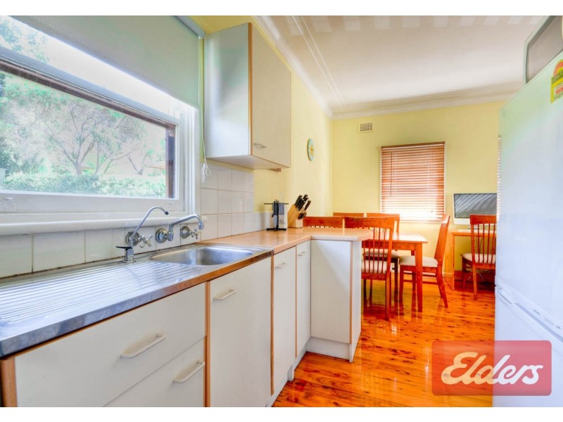 6 Preston Road, Old Toongabbie NSW 2146