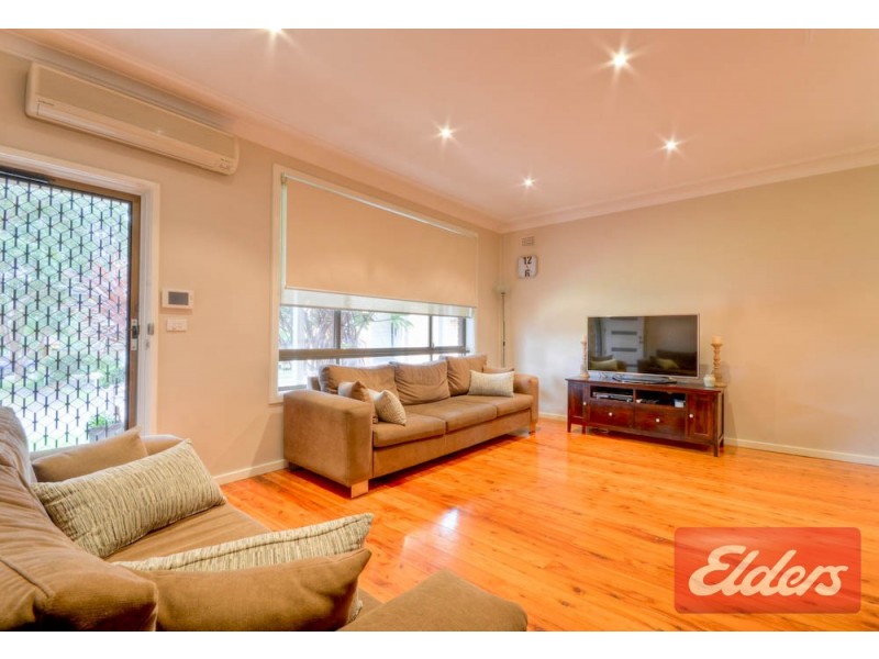 33 Favell, Toongabbie NSW 2146