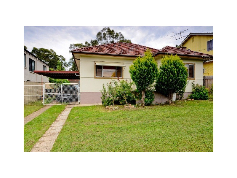 22 Binalong Road, Pendle Hill NSW 2145