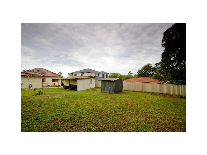 22 Binalong Road, Pendle Hill NSW 2145