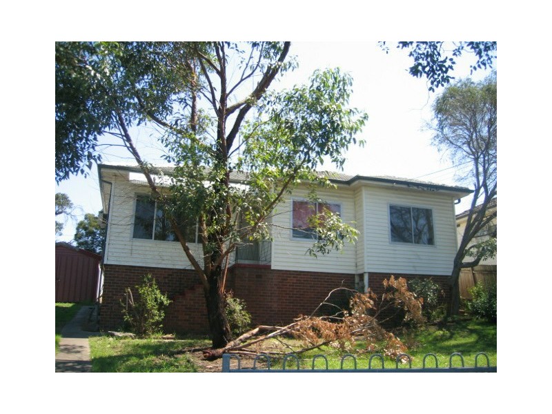 18 Premier Street, Toongabbie NSW 2146