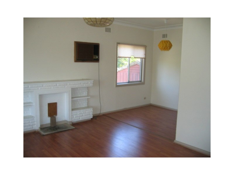 18 Premier Street, Toongabbie NSW 2146