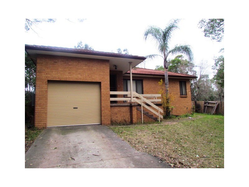 33A Binalong Road, Pendle Hill NSW 2145