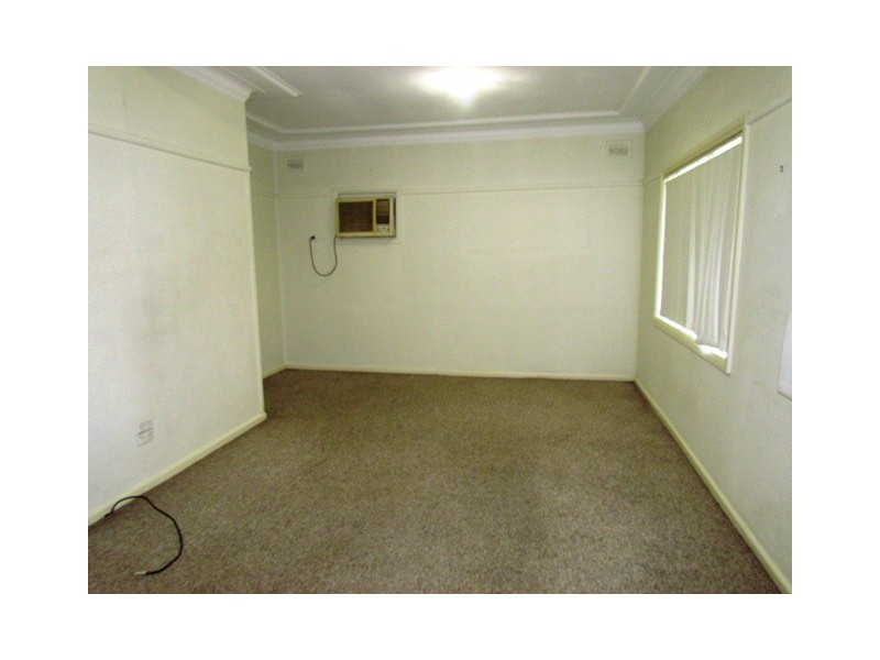 4 Wentworth Avenue, Toongabbie NSW 2146