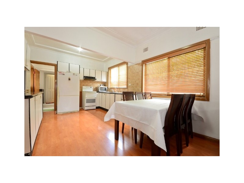 22 Binalong Road, Pendle Hill NSW 2145