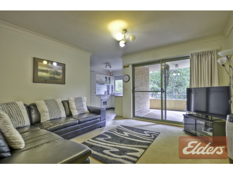 2/235 Targo Road, Toongabbie NSW 2146