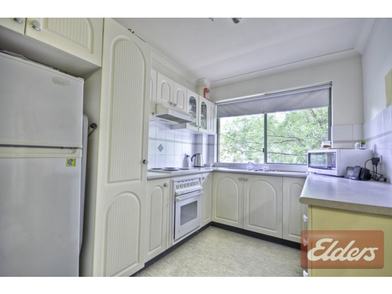 2/235 Targo Road, Toongabbie NSW 2146