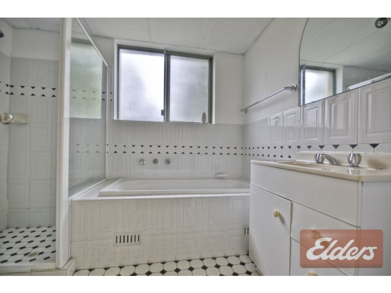 2/235 Targo Road, Toongabbie NSW 2146