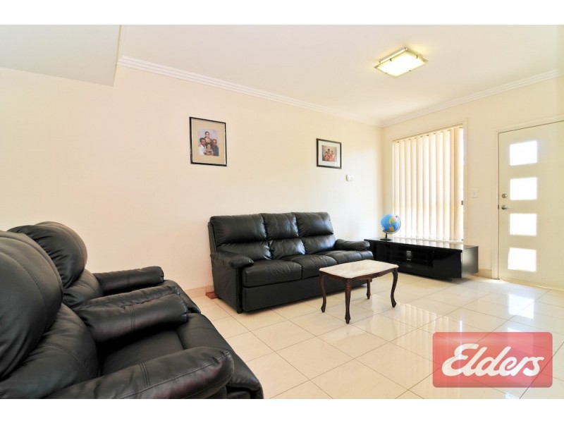 2/14 Valeria Street, Toongabbie NSW 2146