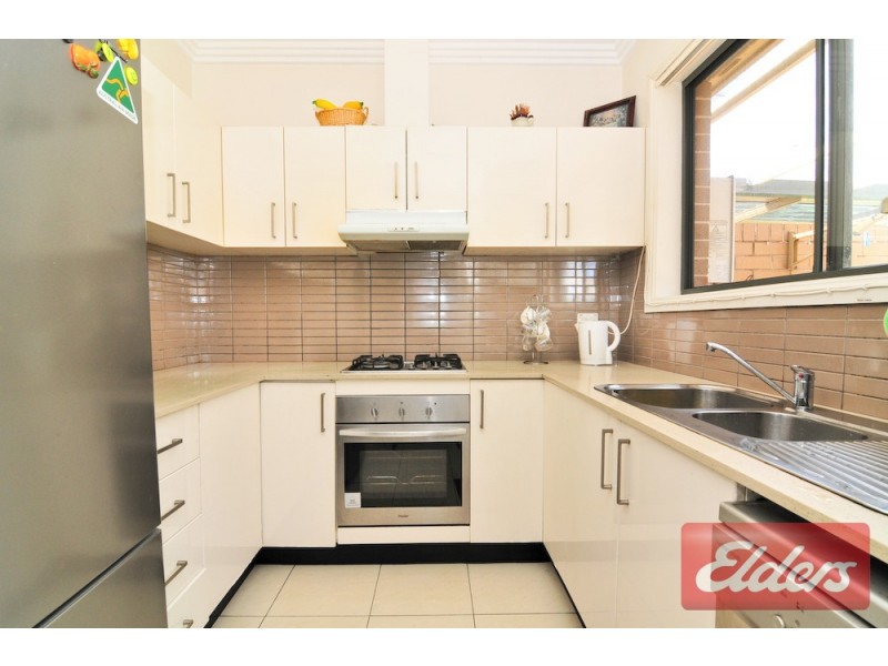 2/14 Valeria Street, Toongabbie NSW 2146