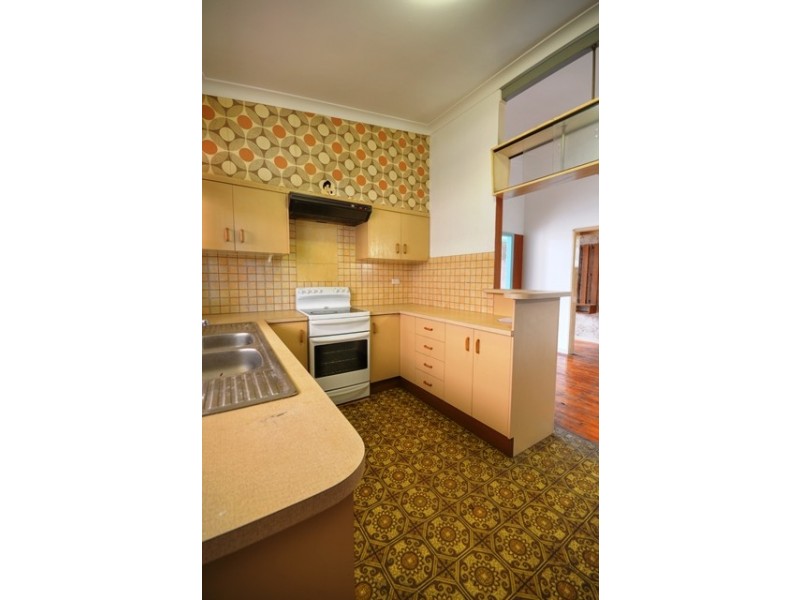 16 Station Road, Toongabbie NSW 2146