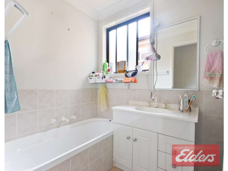 5A Bromfield Avenue, Toongabbie NSW 2146