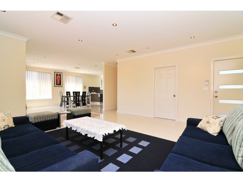 17 Second Avenue, Toongabbie NSW 2146