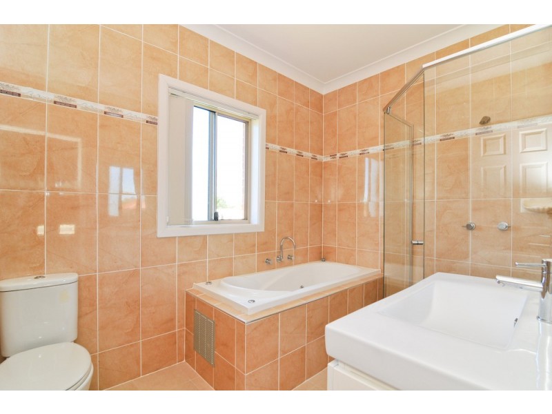 17 Second Avenue, Toongabbie NSW 2146