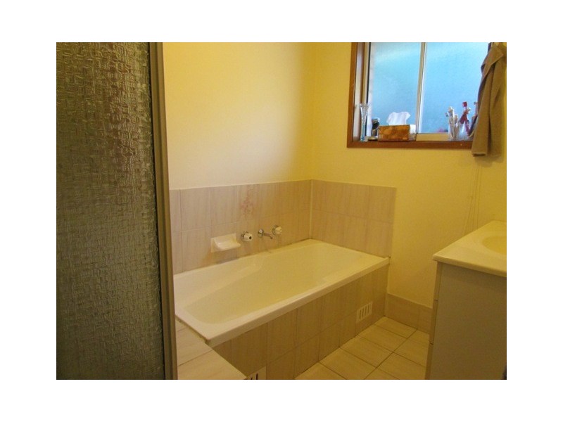 2 Linden Street, Toongabbie NSW 2146