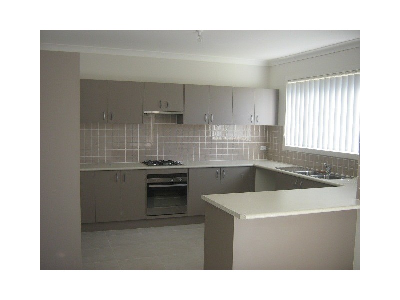 2/64 Australia Street, Oxley Park NSW 2760