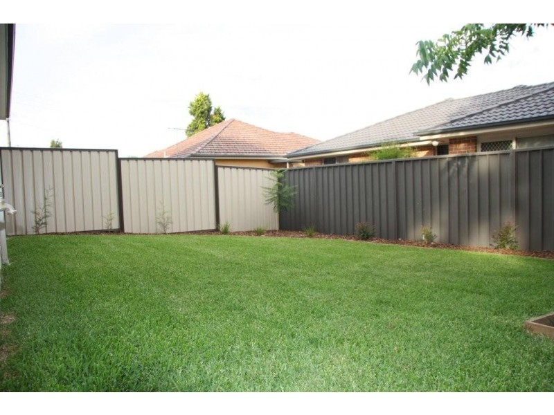 2/64 Australia Street, Oxley Park NSW 2760