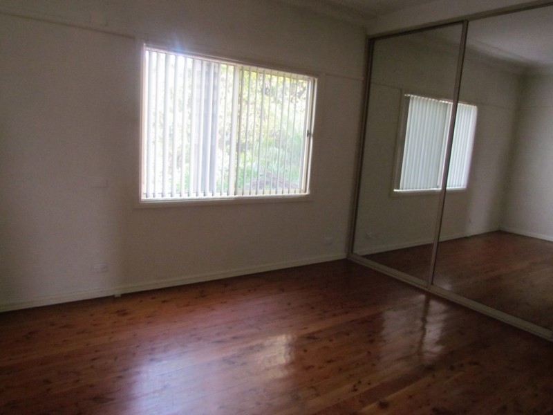 4 Wentworth Avenue, Toongabbie NSW 2146