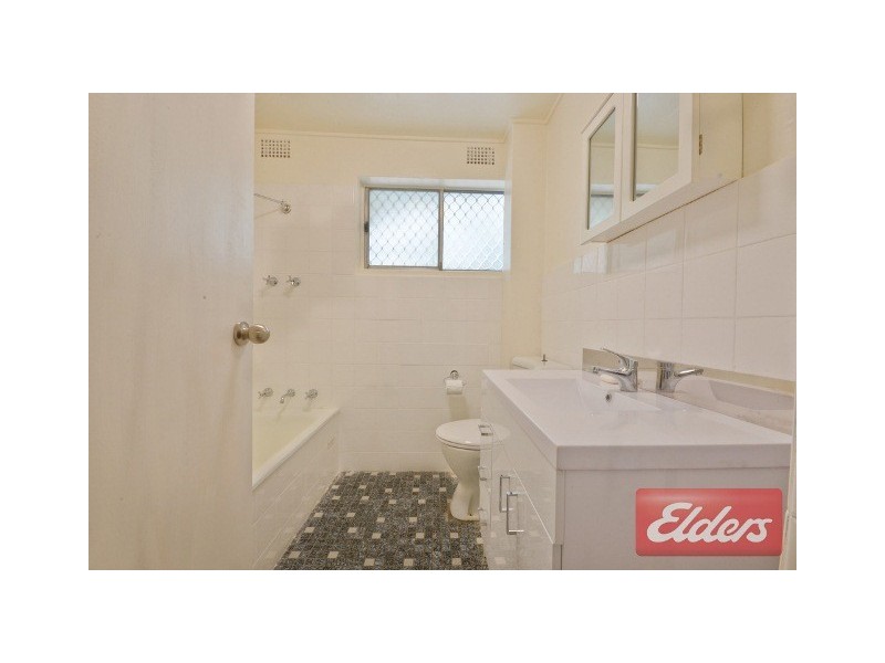 1/6 Mia Mia Street, Girraween NSW 2145