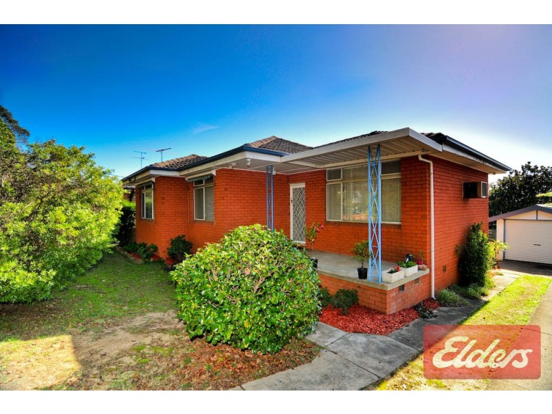 8 Favell Street, Toongabbie NSW 2146