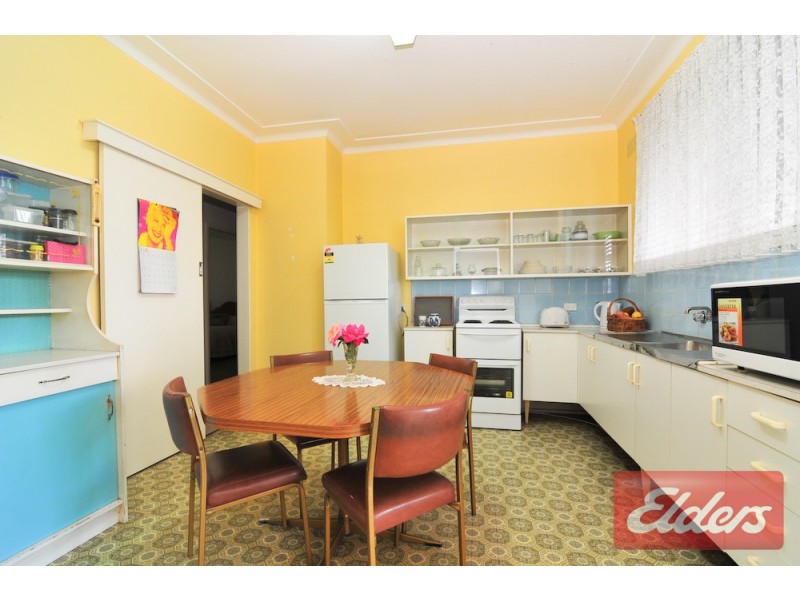 8 Favell Street, Toongabbie NSW 2146