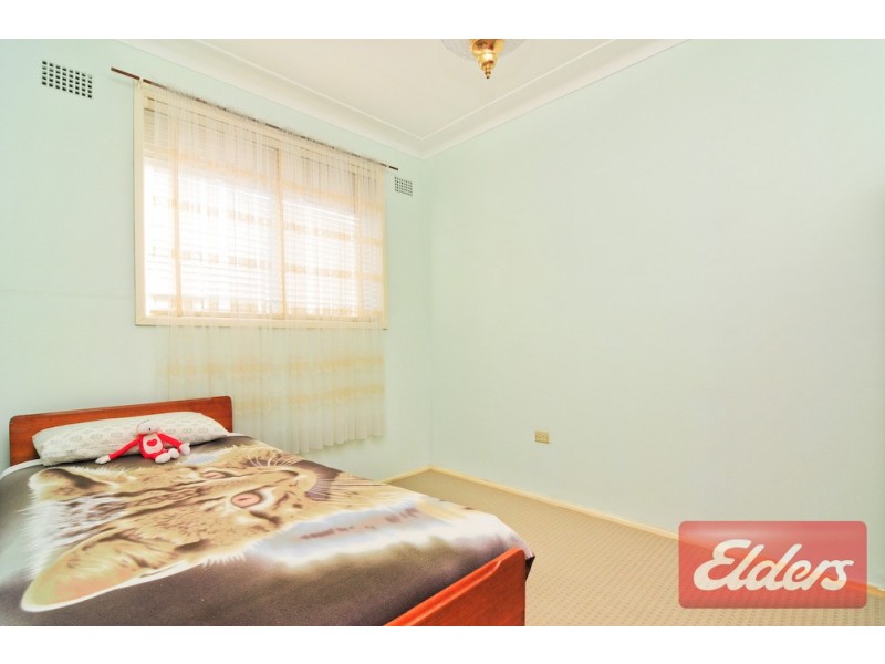 8 Favell Street, Toongabbie NSW 2146