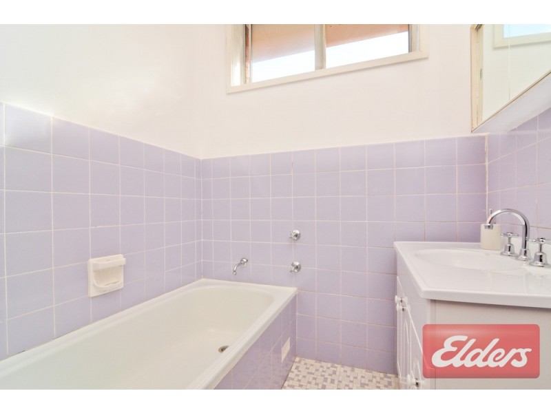 8 Favell Street, Toongabbie NSW 2146