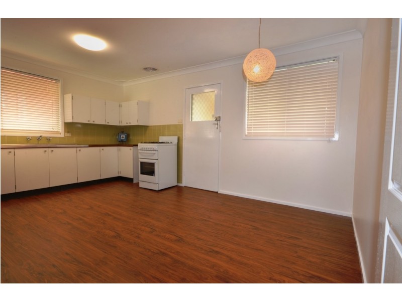 28 Valencia Crescent, Toongabbie NSW 2146