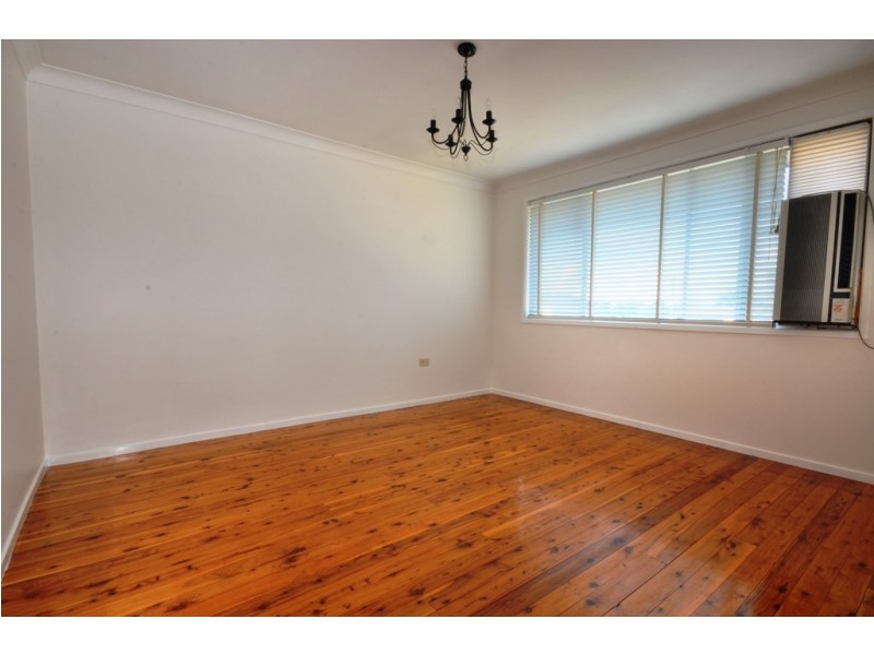 28 Valencia Crescent, Toongabbie NSW 2146