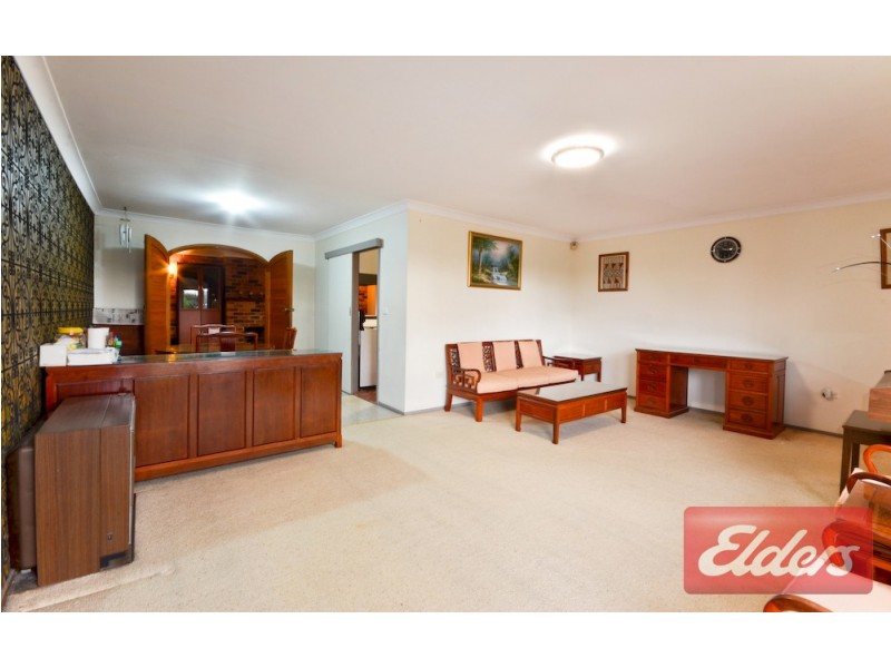 42 Greenmeadows Crescent, Toongabbie NSW 2146