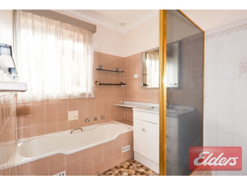 42 Greenmeadows Crescent, Toongabbie NSW 2146