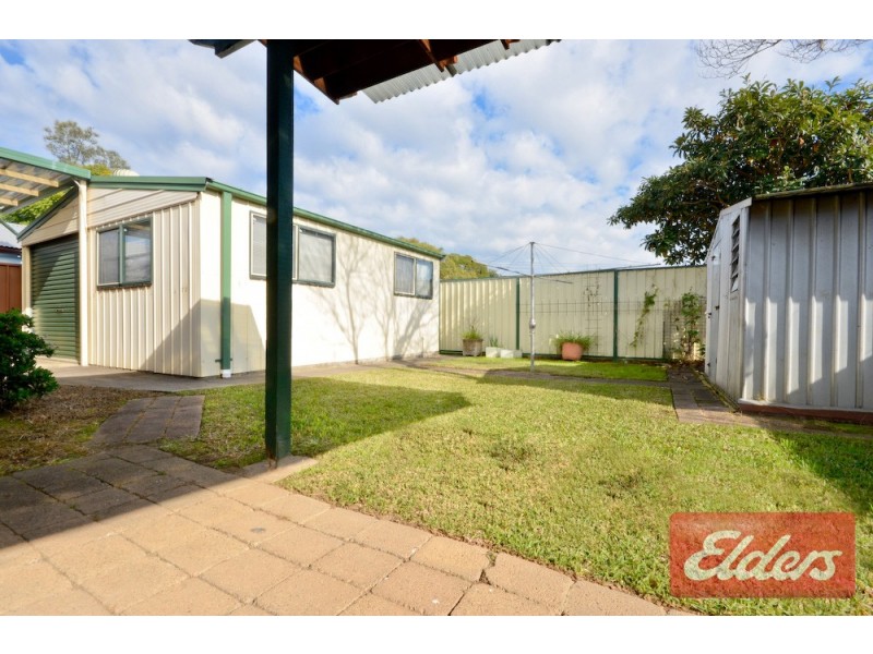 42 Greenmeadows Crescent, Toongabbie NSW 2146