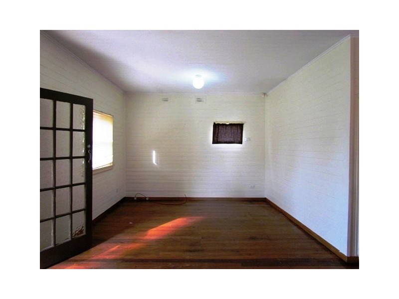 13 Barangaroo Road, Toongabbie NSW 2146