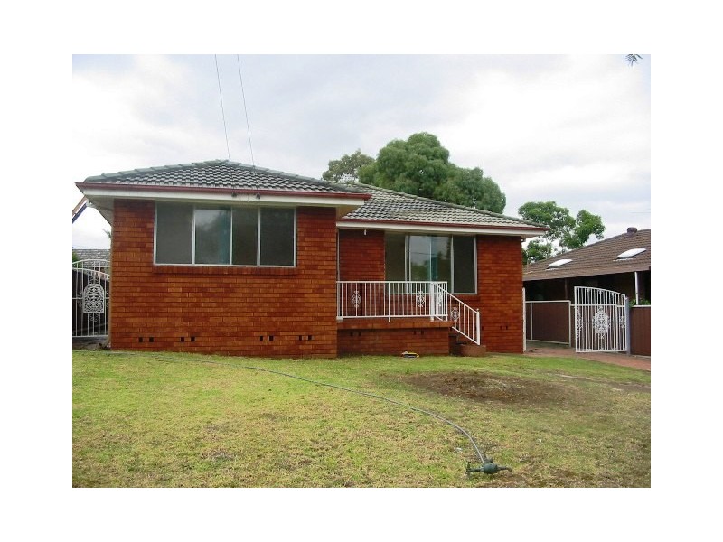 6 Boston Place, Toongabbie NSW 2146