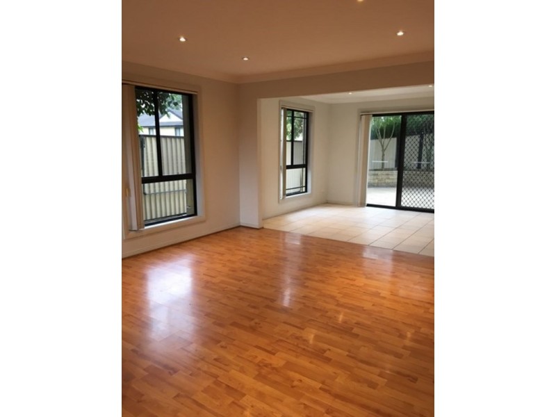 1/4 Nolan Place, Seven Hills NSW 2147