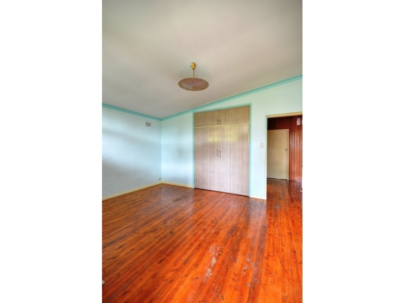 16 Station Road, Toongabbie NSW 2146