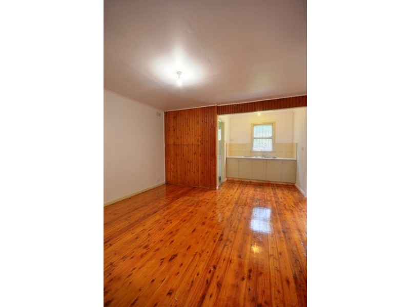 16 Station Road, Toongabbie NSW 2146