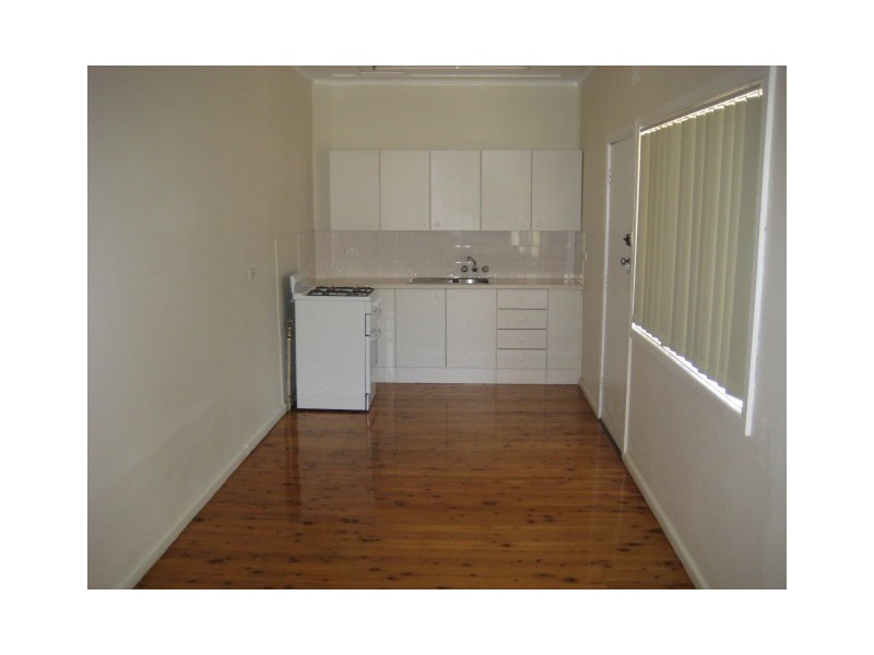 8 Wentworth Avenue, Toongabbie NSW 2146