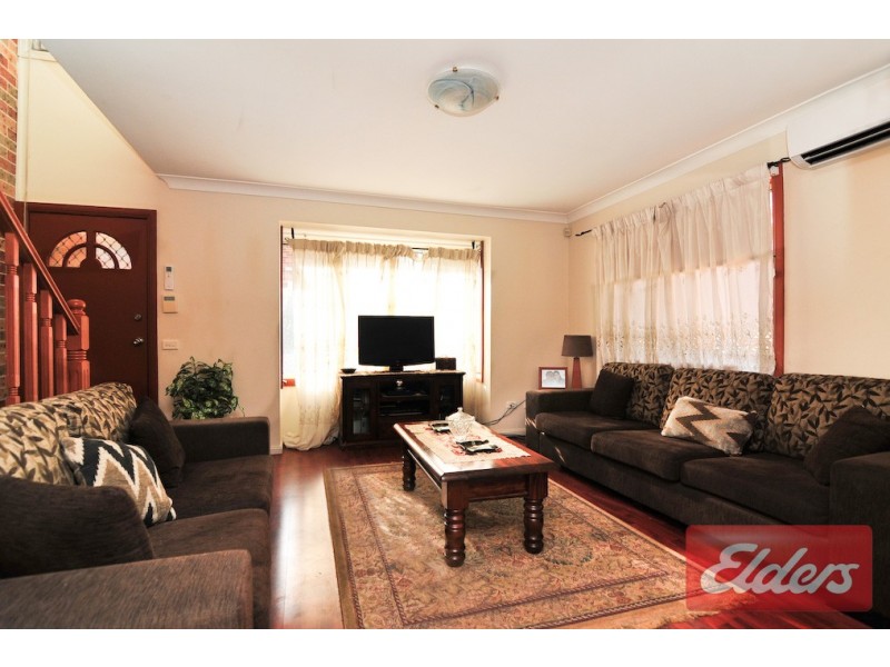 5/4 Obi Lane, Toongabbie NSW 2146