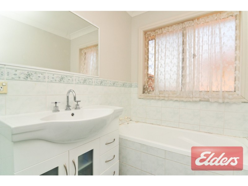 5/4 Obi Lane, Toongabbie NSW 2146