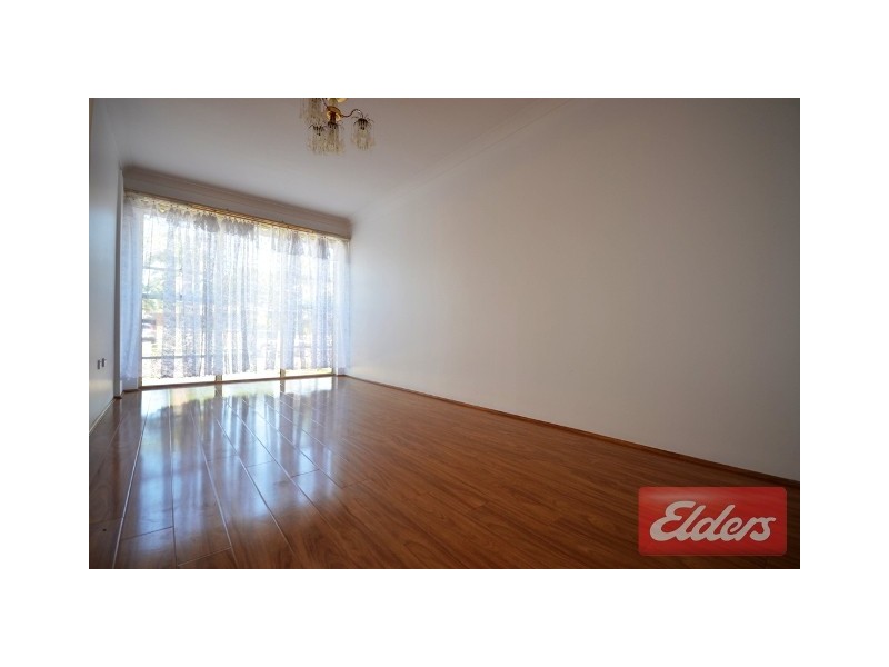 7 Greenmeadows Crescent, Toongabbie NSW 2146