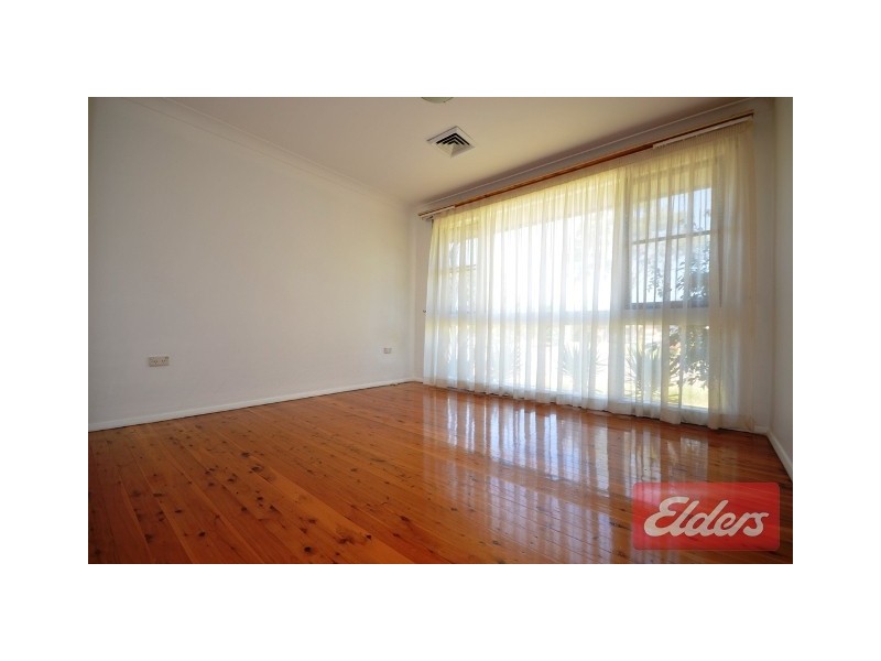 7 Greenmeadows Crescent, Toongabbie NSW 2146